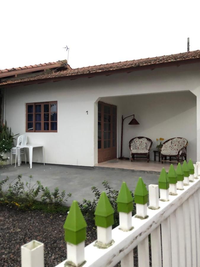 Casinha De Praia Na Fazenda Da Armacao جوفيرنادور سيلسو راموس المظهر الخارجي الصورة